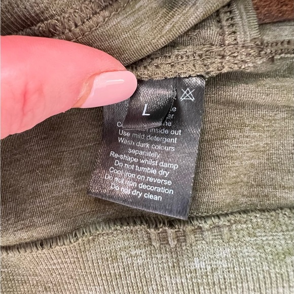 Alphalete Impact Olive Green Racerback Sports Bra, size large, EUC - Picture 6 of 6